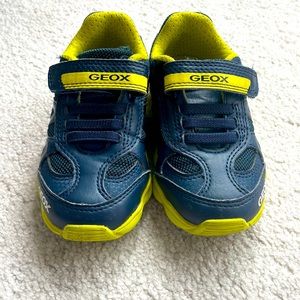 GEOX leather toddler sneakers - size 8